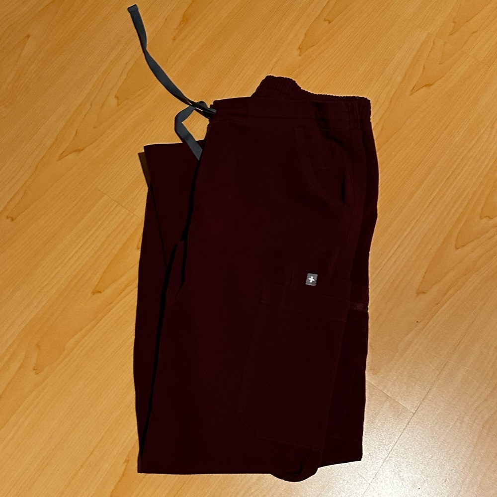 FIGS scrub pants in burgundy